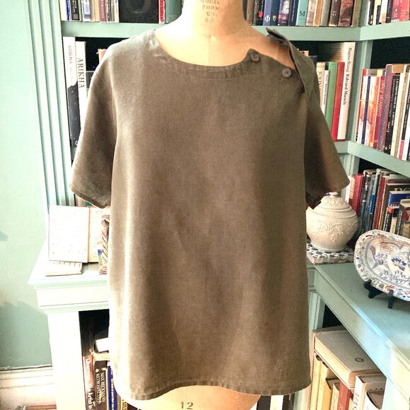 FLAX 100% Linen Top with 3-button Feature - Picture 2 of 11